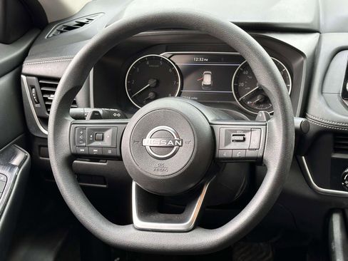 Used 2024 Nissan Rogue S image 18