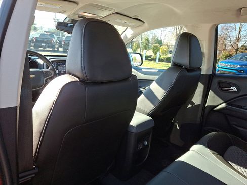 Used 2022 Chevrolet Colorado Z71 w/ Safety Package image 21