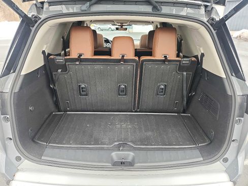 Used 2023 Nissan Pathfinder Platinum w/ Cargo Package image 29