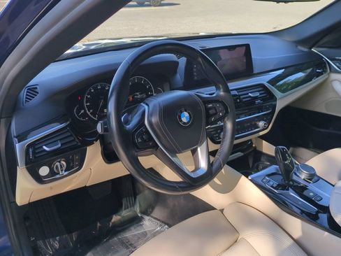 Used 2019 BMW 530i w/ Convenience Package RWD image 10