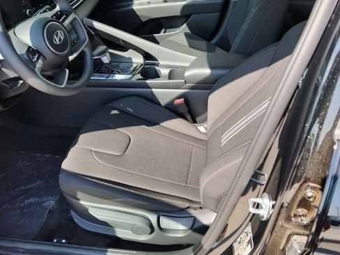 New 2026 Hyundai Elantra Hybrid FWD image 9