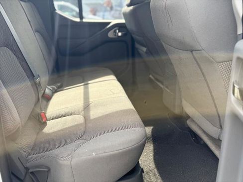 Used 2021 Nissan Frontier SV w/ Midnight Edition Floor Mats AWD/4WD image 19