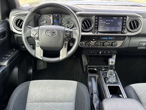 Used 2021 Toyota Tacoma TRD Off-Road AWD/4WD image 10