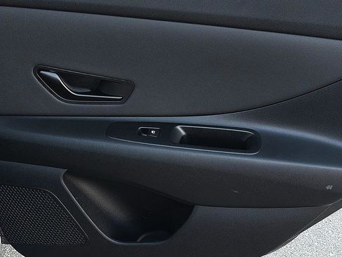 Certified 2025 Hyundai Elantra SEL FWD image 21
