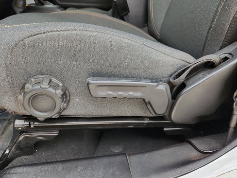 Used 2025 Jeep Gladiator Sport AWD/4WD image 12