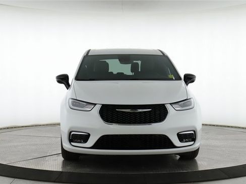 New 2026 Chrysler Pacifica Select image 12