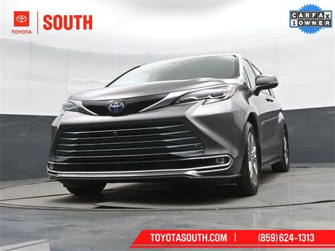 Used 2024 Toyota Sienna Platinum image 56