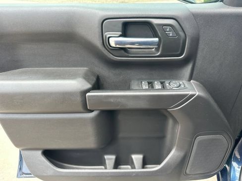 Used 2023 Chevrolet Silverado 1500 Custom AWD/4WD image 17