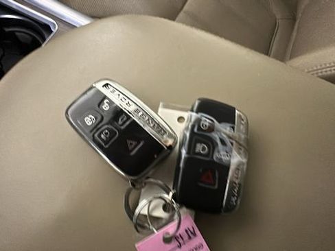 Used 2016 Land Rover Range Rover Sport HSE AWD/4WD image 22