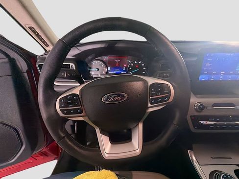 Used 2023 Ford Explorer XLT w/ Equipment Group 202A AWD/4WD image 11