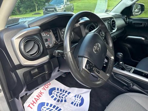 Used 2017 Toyota Tacoma SR5 w/ Tow Package AWD/4WD image 15