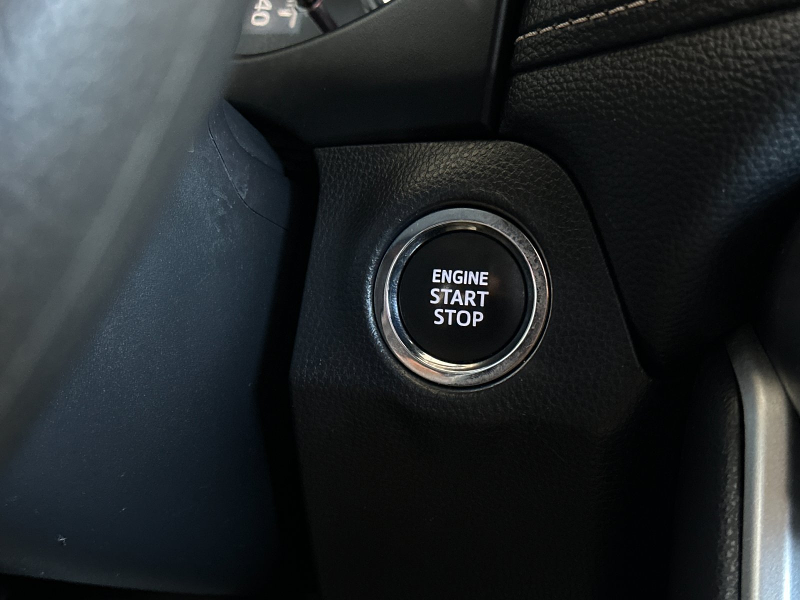 Used 2025 Toyota RAV4 XLE AWD/4WD image 20