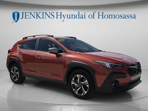 Used 2024 Subaru Crosstrek 2.0i Premium AWD/4WD image 2
