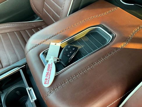 Used 2023 GMC Yukon Denali Ultimate image 10