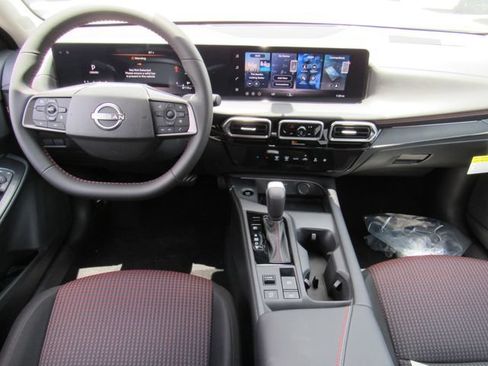 New 2026 Nissan Sentra SR w/ Floor Mat Package FWD image 13