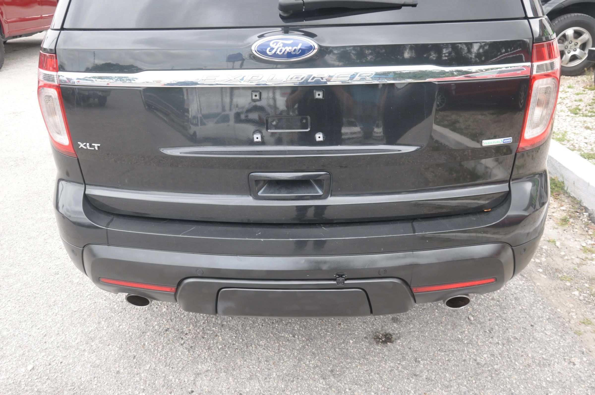 Used 2014 Ford Explorer XLT AWD/4WD image 10