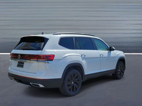 New 2026 Volkswagen Atlas SE image 3