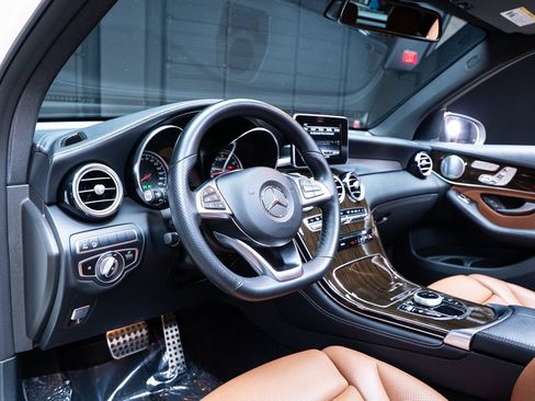 Used 2019 Mercedes-Benz GLC 43 AMG 4MATIC image 22