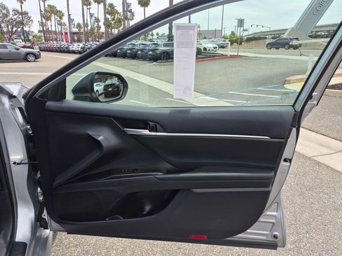 Used 2024 Toyota Camry SE FWD image 19