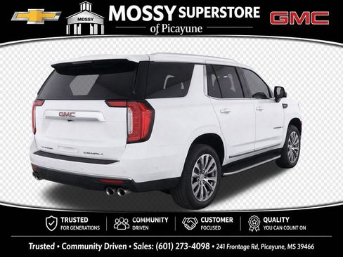 Used 2023 GMC Yukon Denali w/ Denali Reserve Package AWD/4WD image 4