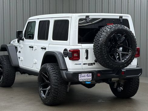 Used 2024 Jeep Wrangler Unlimited AWD/4WD image 3