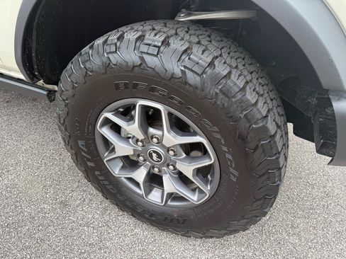Used 2025 Ford Bronco Badlands AWD/4WD image 9