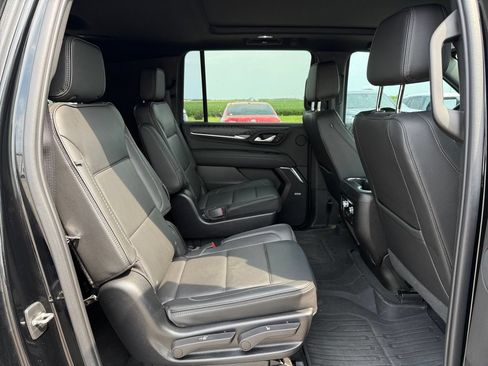 Used 2022 GMC Yukon XL Denali AWD/4WD image 42