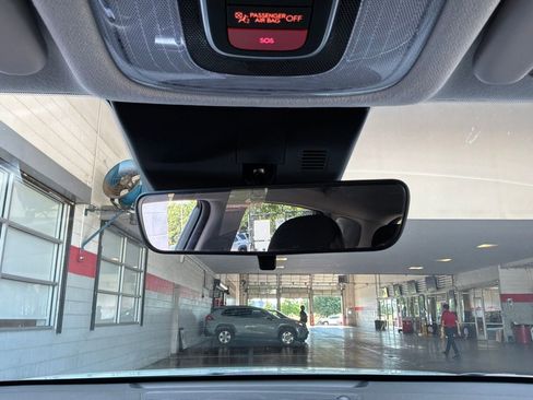 Used 2025 Hyundai Kona SEL FWD image 17