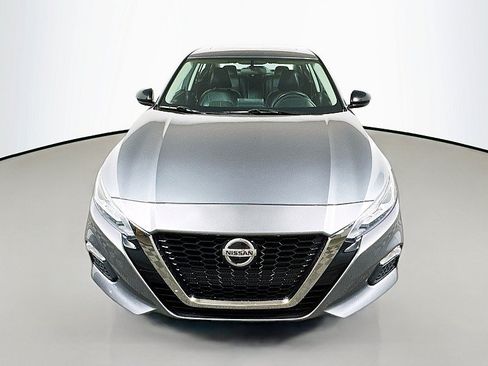 Used 2019 Nissan Altima 2.5 SR w/ SR Premium Package AWD/4WD image 2