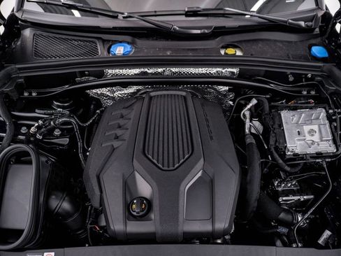 New 2026 Porsche Macan image 29