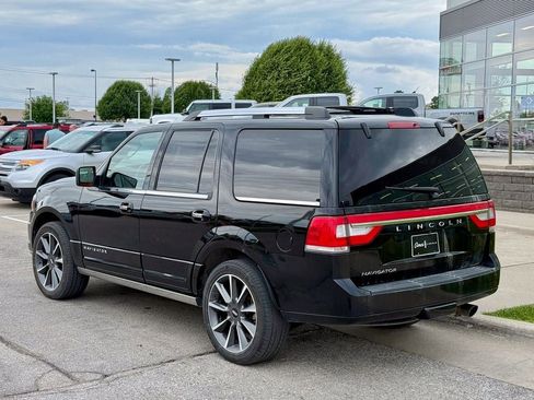 Used 2017 Lincoln Navigator Reserve AWD/4WD image 4