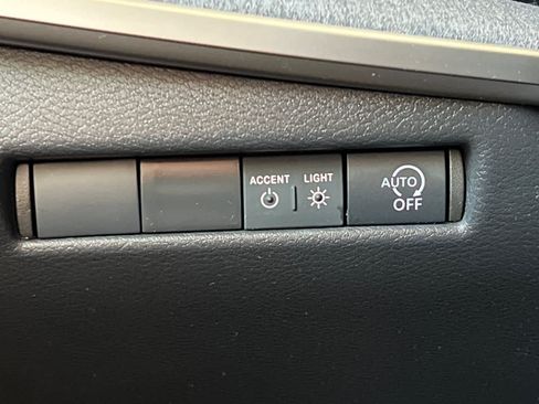 Used 2026 Nissan Kicks SV FWD image 31