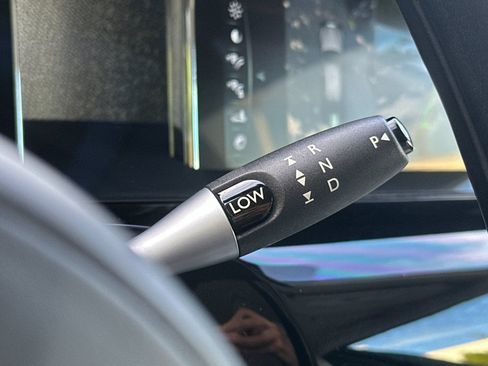 Certified 2018 Rolls-Royce Phantom Extended Wheelbase RWD image 23