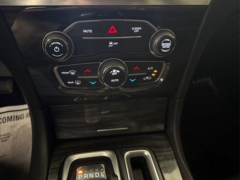 Used 2018 Chrysler 300 Touring w/ Driver Convenience Group RWD image 35