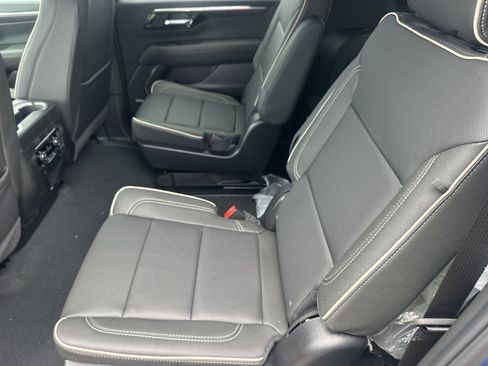 New 2026 Chevrolet Suburban Premier AWD/4WD image 13