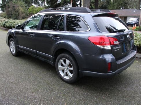 Used 2013 Subaru Outback 2.5i Limited image 4