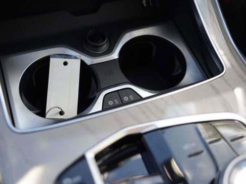 Used 2026 BMW X7 M60i image 25