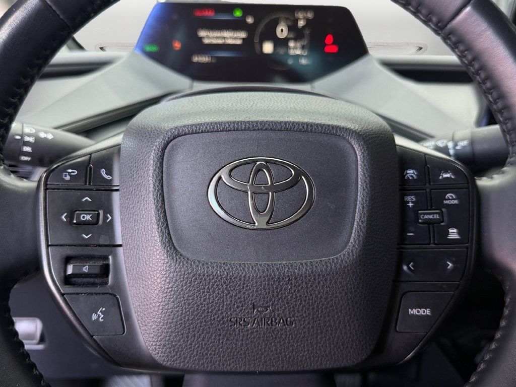 Used 2025 Toyota Prius LE FWD image 21