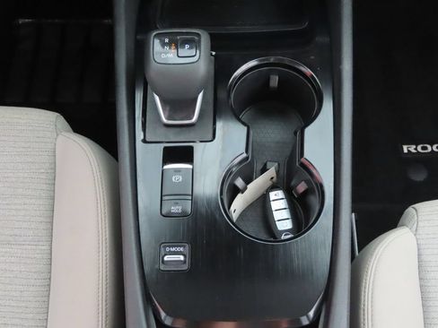 Used 2021 Nissan Rogue SV FWD image 43