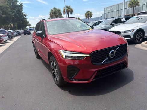 Used 2024 Volvo XC60 B5 Plus AWD/4WD image 3