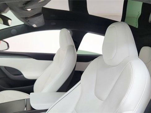 Used 2022 Tesla Model S Plaid image 31