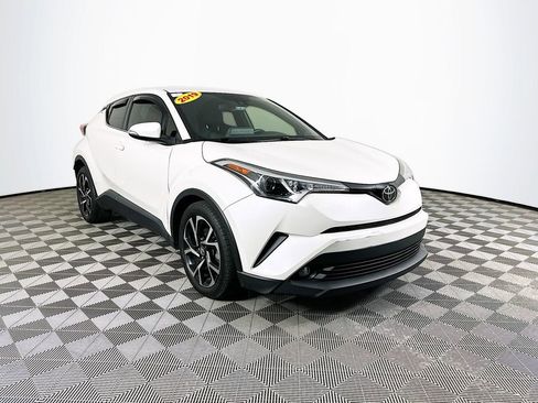 Used 2019 Toyota C-HR Limited image 3