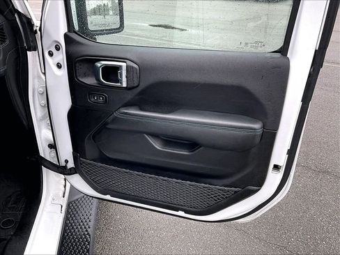 Used 2024 Jeep Wrangler High Altitude AWD/4WD image 12