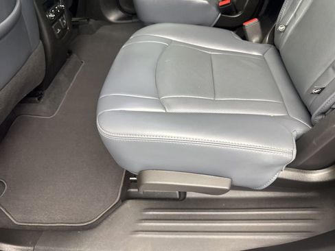 Used 2024 Buick Enclave Premium image 42