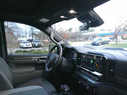 Used 2024 Chevrolet Silverado 1500 ZR2 w/ Technology Package image 43