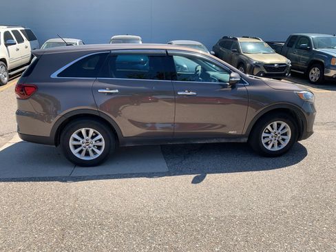 Used 2019 Kia Sorento AWD image 4