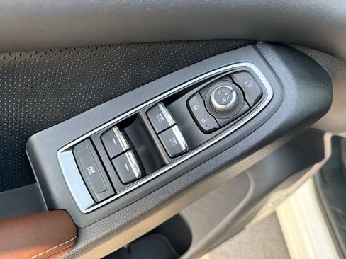 Used 2024 Subaru Ascent Touring AWD/4WD image 18