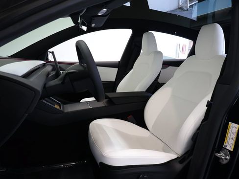 Used 2026 Tesla Model Y 2WD image 18