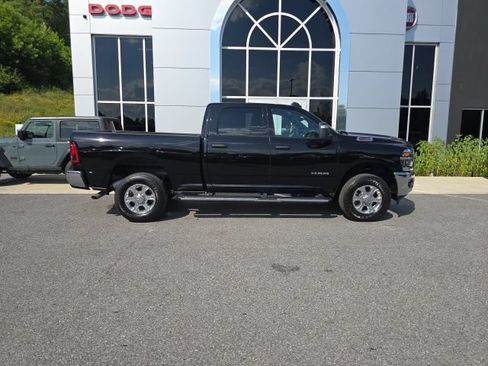 Certified 2025 RAM 2500 Big Horn AWD/4WD image 8