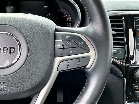 Used 2022 Jeep Grand Cherokee Laredo X AWD/4WD image 12